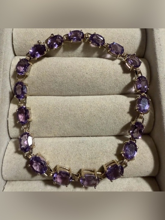 Jewelry - Genuine Amethyst 18 Stone 10kt YG Bracelet 7.5" W/Box Clasp Safety Latch